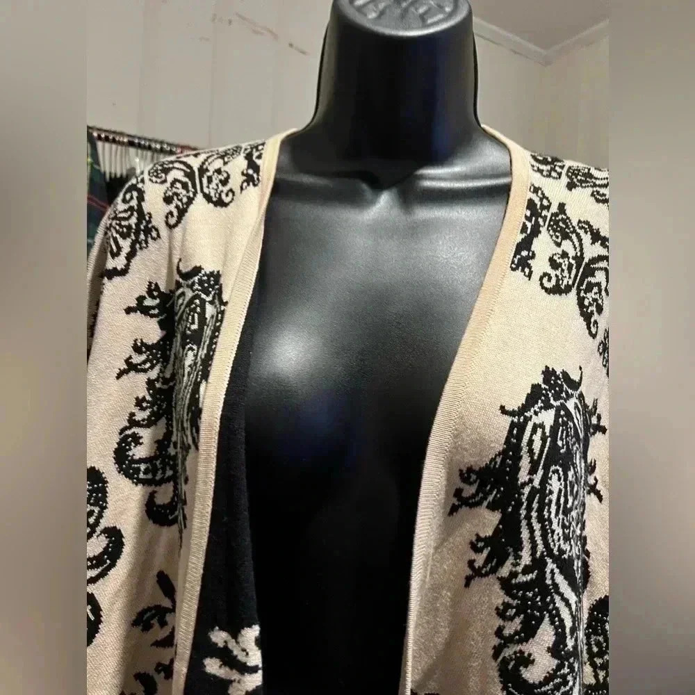 Classy and cute black and cream cardigan Flying Tomato S/M - Picture 4 of 5